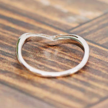Load image into Gallery viewer, Vintage chevron band in 14k white gold