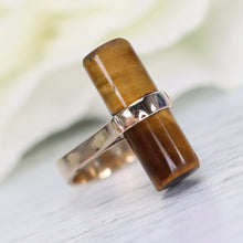 Load image into Gallery viewer, Vintage tigers eye ring in yellow gold